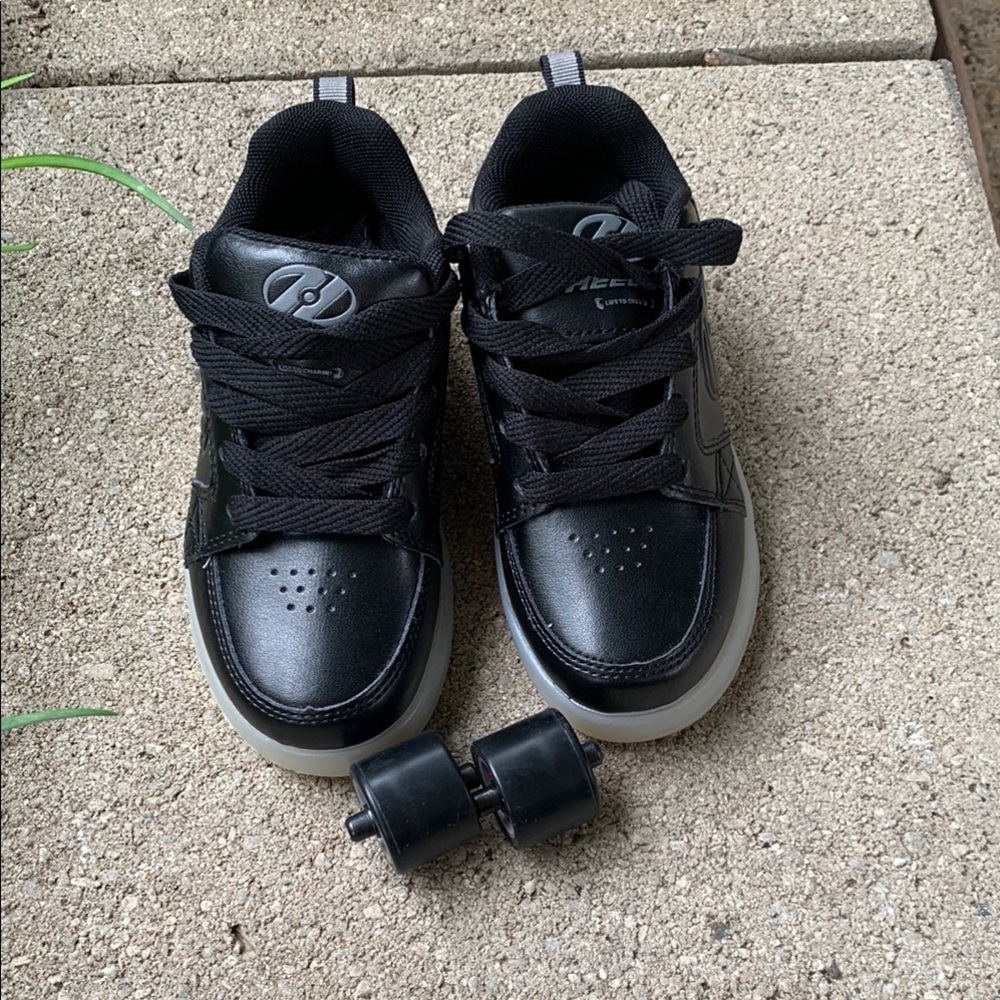 Heelys Black and Gray Skate Shoes